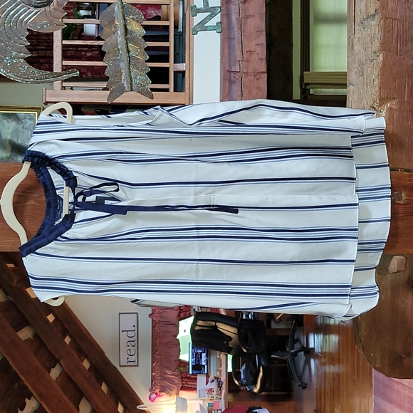 Tommy Hilfiger Tops - Tommy Hilfiger striped satin sleeveless blouse